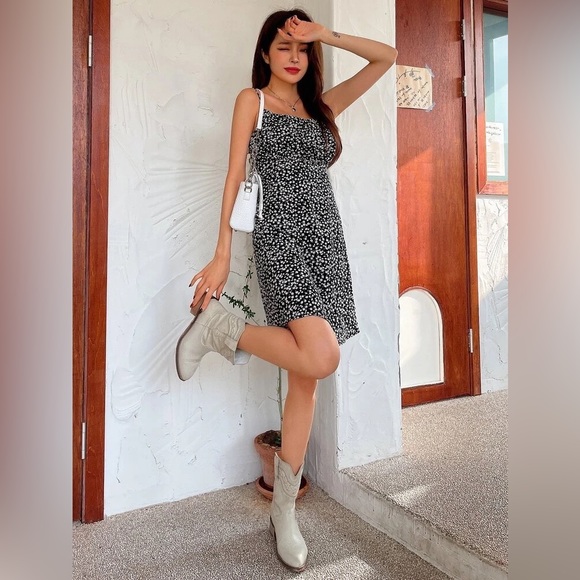 ππ₯ HOST PICK π₯π π€π€ Dazy Floral Print Cami Dress π€π€ Size Large (8) - Picture 9 of 13